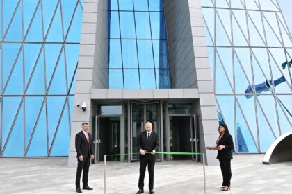 Azərbaycan Mərkəzi Bankı yeni bina rəsmi foto