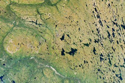 fall colors in Nunavut