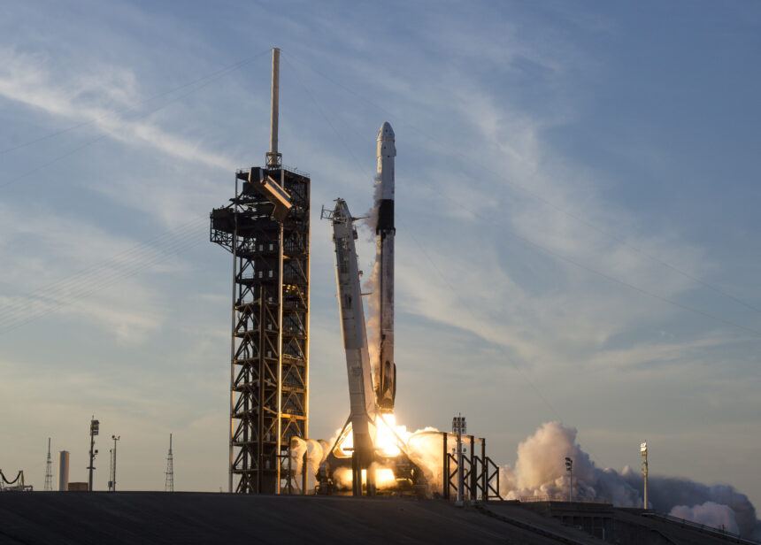 NASA awards SpaceX