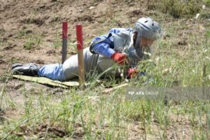 cleared 300,000 hectares of mines