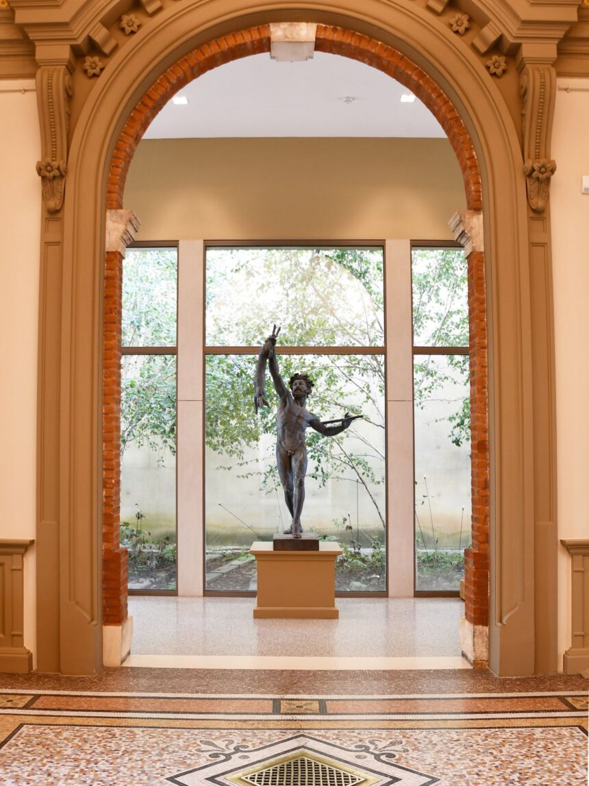 stolen 300-pound sculpture